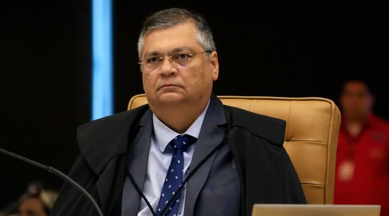 Dino proíbe criação de novas verbas acima do teto do funcionalismo